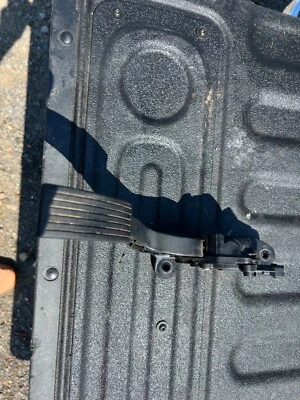 Hyundai Accent 2012-2017 conjunto de pedal acelerador de gas negro OEM 13 14 15 16 Foto 1 de 4