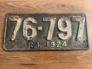 Vintage RHODE ISLAND 1924 LICENSE PLATE 76-797 - Picture 1 of 6