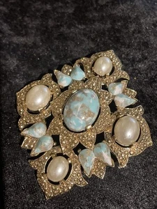Vintage signierte Sarah Cov goldfarbene Anstecknadel Brosche Nachahmung Perle blauer Stein 3 Zoll - Bild 1 von 9