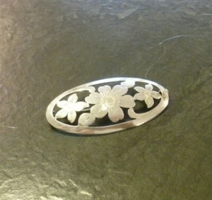 Ovale Silberbrosche Blumen 900er Silber 6,8 cm Handarbeit floral - Bild 1 von 2