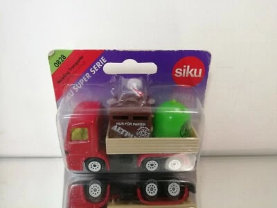 SIKU 0828 RECYCLING TRANSPORTER MERCEDES TRUCK ON BLISTER - Photo 1/3