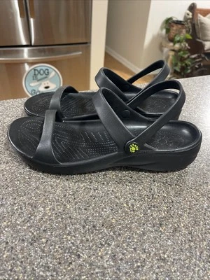 Sandalias DAWGS para mujer con 3 correas - talla 10 - negras usadas una vez Foto 1 de 4
