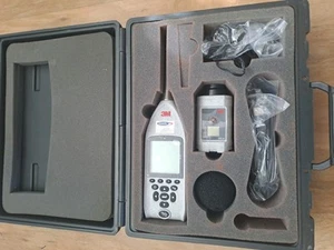 3M Class-2 Sound / Examiner Meter SE-400 with AC-300 Sound Calibrator - Picture 1 of 22