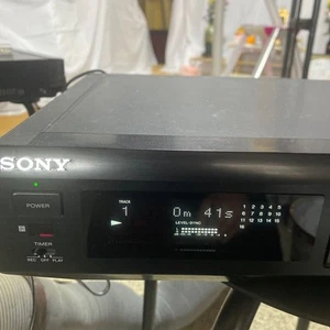 Sony MDS-JE510 Minidisc Deck Recorder Power on & Reading Confirmed - Picture 1 of 24