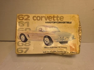 AMT 1962 Corvette Hardtop Convertible #6553 1/25 Scale Opened Box Sealed Parts - Picture 1 of 11