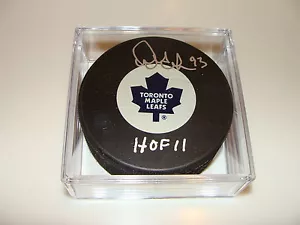 Doug Gilmour HOF 2011 NHL Puck Auto Hockey Toronto Maple Leafs COA Signed - Picture 1 of 1