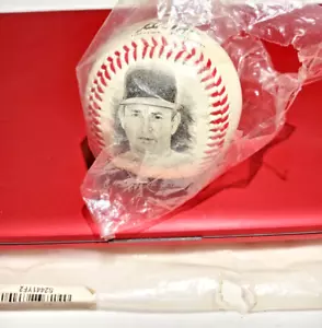 NOLAN RYAN COMMEMORATIVE LIMITED EDITION BASEBALL BALL - Picture 1 of 7