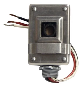 Conducto de fotocontrol Cutler Hammer CHCW201 cableado SPST 120V 1800W 50-60Hz - Imagen 1 de 4