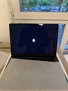 MacBook Air 15 2025 M4 10-Core CPU 10-Core GPU 24GB 512GB SSD Midnight Excellent - Zdjęcie 1 z 6
