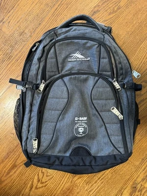Mochila HIGH SIERRA BASF Grande Gris Bolsillos con Cremallera Múltiples Laptop Tech Spot  Foto 1 de 4