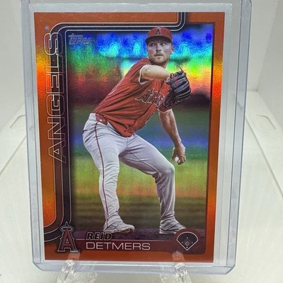 2025 Topps #471 Reid Detmers Orange Holo Foil /25 Los Angeles Angels - Image 1 of 2