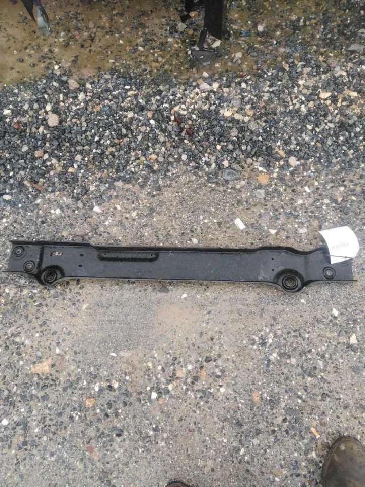 (LOCAL PICKUP ONLY) Radiator Core Support Lower Fits 15-19 TRANSIT 150 2942903 Foto 1 de 4