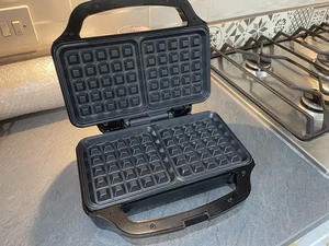 Salter Double Waffle Maker Non-Stick Deep Fill Dual Plates Iron - Picture 1 of 2
