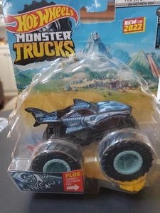 2022 New Look Blue Shark Wreak Hot Wheels Monster Truck / Crushable Car Ship Box - Bild 1 von 2