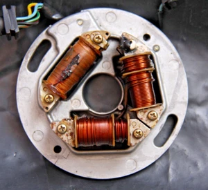ESTATOR 33G-85510-20 33G8551020 YAMAHA 125DTLC TIPO 10V 1983 - Imagen 1 de 5