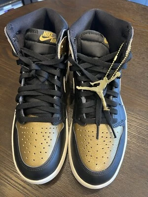 Air Jordan 1 Retro Alto Melo Negro y Dorado Talla 9.5 Foto 1 de 4