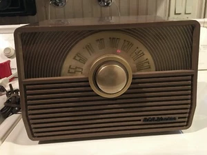 Radio RCA-Victor modelo 1-X54, tubo de baquelita bronceado, funciona, usado - Imagen 1 de 7