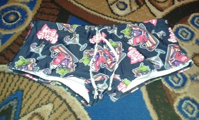 Aussiebum Herren Kastenbadeslip L/6 Schwarz Rot Grün Lila Blau Weiß - Bild 1 von 2