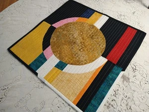 Beautiful Handmade Batik Quilt Table Mat Abstract Geometric Design Gold Black 20 - Picture 1 of 13