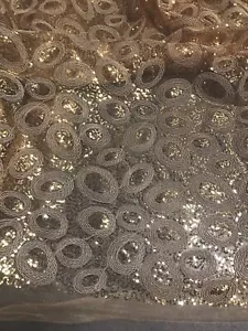 Tessuto pizzo paillettes ricamo cordoncino oro larghezza 50” 1 iarda - Foto 1 di 4