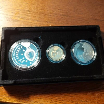 2022 Gold & Silver  Purple Heart 3-Coin Proof Set - Box & CoA - Image 1 of 4