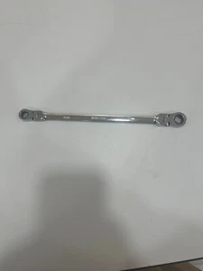 Tekton WRN77103, 8 x 10 mm Long Flex Ratcheting Box End Wrench - Picture 1 of 3