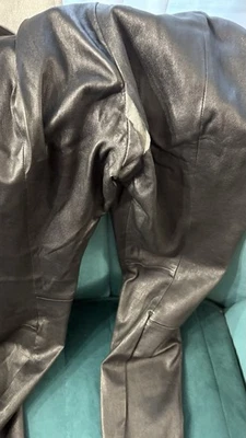 Vince. Leggings de cuero  Foto 1 de 3