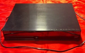 Sony HBD-HZ970W Ricevitore Blu-ray/DVD NO TELECOMANDO, cavo alimentazione 6' - Funzionante - Testato - Foto 1 di 8