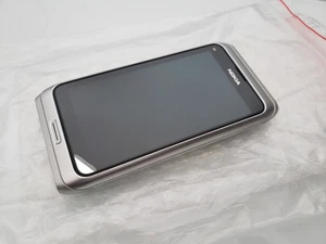 Nokia E7 (Unlocked) Mobile Phone Silver - Picture 1 of 3