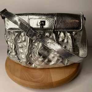 Bolso de Hombro Lambertson Truex Plateado Metálico Acolchado Cuero Hecho en Italia - Imagen 1 de 23