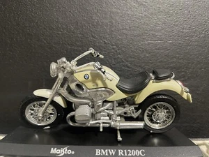 Maisto 1:18 Scale BMW R1200C Model Motorbike, With Display Stand (James Bond) - Picture 1 of 5