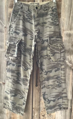 Pantalones cargo utilitarios camuflados verdes URBAN PIPELINE vintage para niños talla 18 28x28 Foto 1 de 4