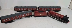 Lionel O Hogwarts Express 4-6-0 Steam Locomotive With Cars  - Picture 1 of 18