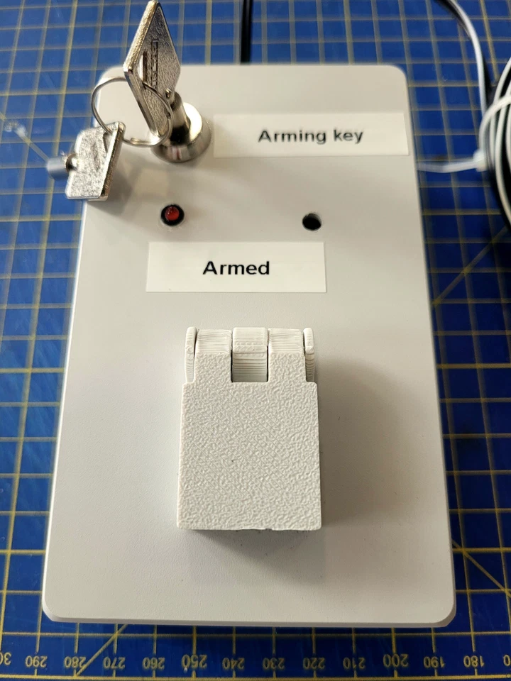 Rocket Launch Controller, with arming key, light, buzzer and button cover - Image 1 of 2