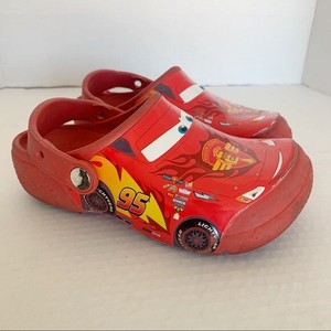 mens lightning mcqueen crocs