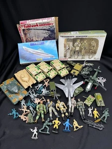 Vintage Lanard Toys R Us & More 55 Teile Lot Militär Actionfiguren & Fahrzeuge - Bild 1 von 8