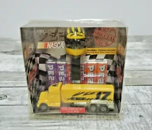 PEZ NASCAR - #17 Matt Kenseth Semi Camion Pez Dispenser - 6 ricariche 2006 - Foto 1 di 11