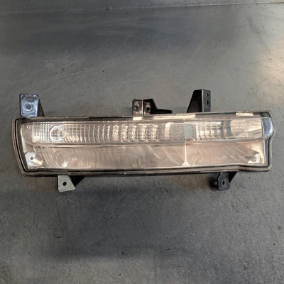 K68266927AB Fanalino ant. SX JEEP COMPASS (MP) 1.4 MultiAir(125Kw)aut.4WD Suv - Immagine 1 di 4