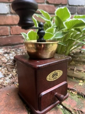 Molinillo de café manual Zassenhaus, probablemente el modelo Brasil durabilidad desde 1867 Foto 1 de 4