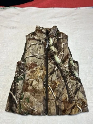 Realtree Woodland Camouflage APHD Insulated Zip Up Vest, Size M - Image 1 of 4