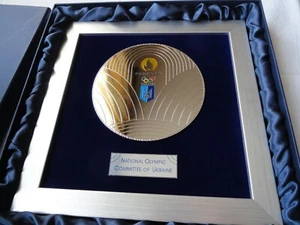 Olympic 2024 Paris Ukraine NOC IOC Order Plaque pin badge - Picture 1 of 6