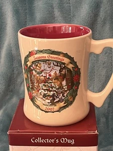 Disney 2007 Christmas Through The Years Bambi 1942 Seasons Greetings Mug In Box - Picture 1 of 5