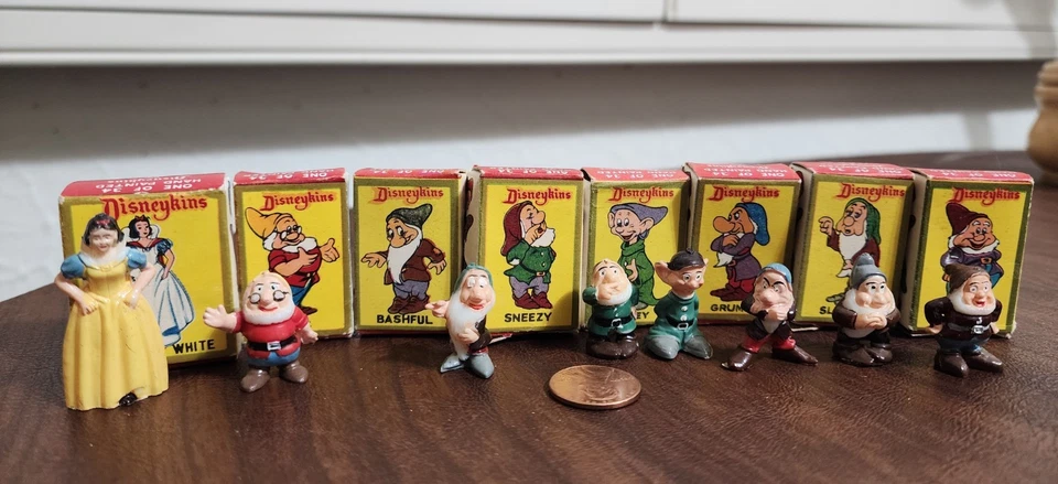 Vintage Disney Disneykins Set Snow White & Seven Dwarfs with Original Boxes - Image 1 of 1