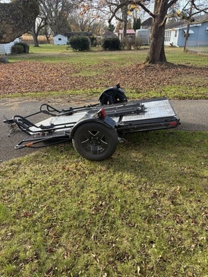 Remolque doble Kendon 2021 para motocicletas Foto 1 de 4