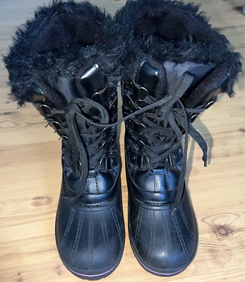 Botas de nieve de invierno Quest para mujer Thinsulate con cordones ribete de piel sintética talla 6 negras Foto 1 de 4