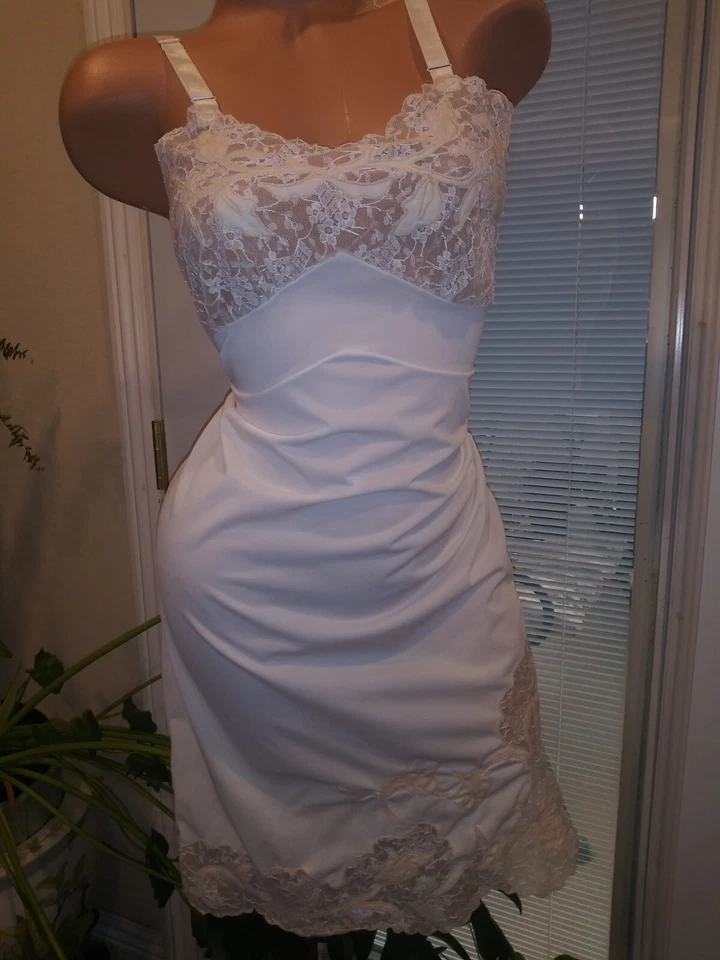 De colección Sedoso Suave Deslizamiento Chantilly Encaje Deslizable Pin Up Ranura Volantes Deslizable con Inserto Encaje Foto 1 de 4