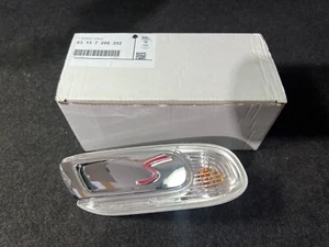 Mini Cooper 2014-2020 Right Front Side Marker Lights - Picture 1 of 3