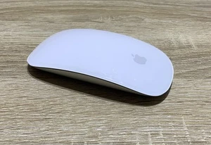 Apple Magic Mouse Wireless Multi-Touch Surface Rechargable (A1657) - White - Afbeelding 1 van 4