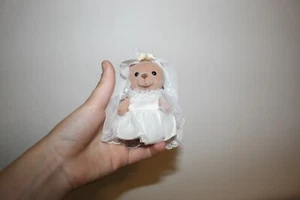 Statuina vintage Russ Berrie And Company Inc. floccata 4" orso sposa - Foto 1 di 7