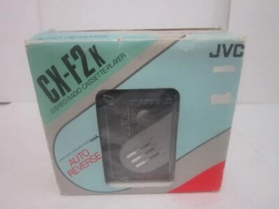 Reproductor de casete de radio estéreo FM/AM vintage de 1980 JVC CX-F3K enciende Foto 1 de 4